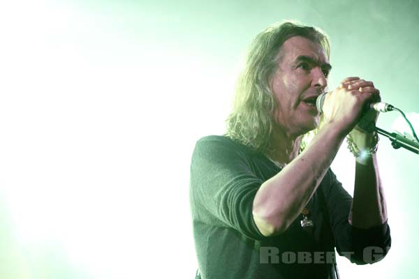 NEW MODEL ARMY - 2013-12-20 - PARIS - Divan du Monde - Justin Edward Sullivan